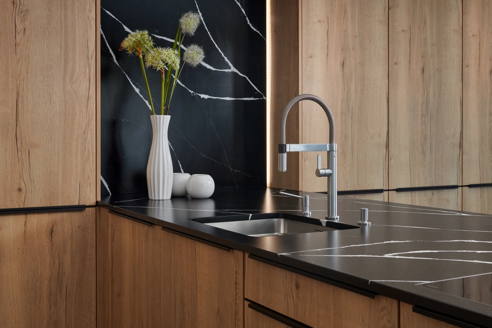 Kuchyně na míru detail Strakonice