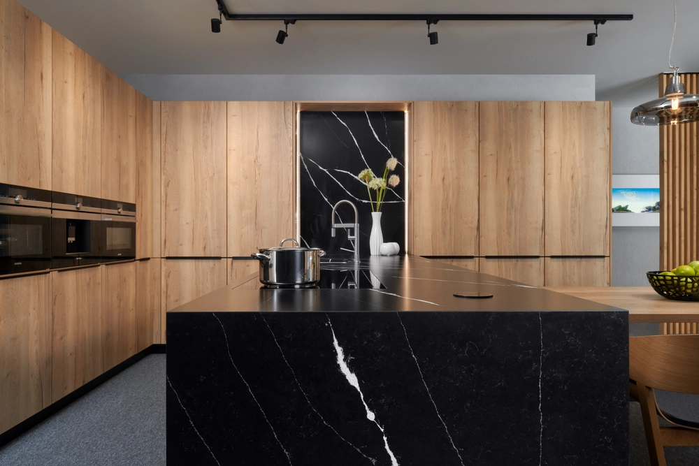 Kvalitní kuchyně na míru z masivu ve Strakonicích