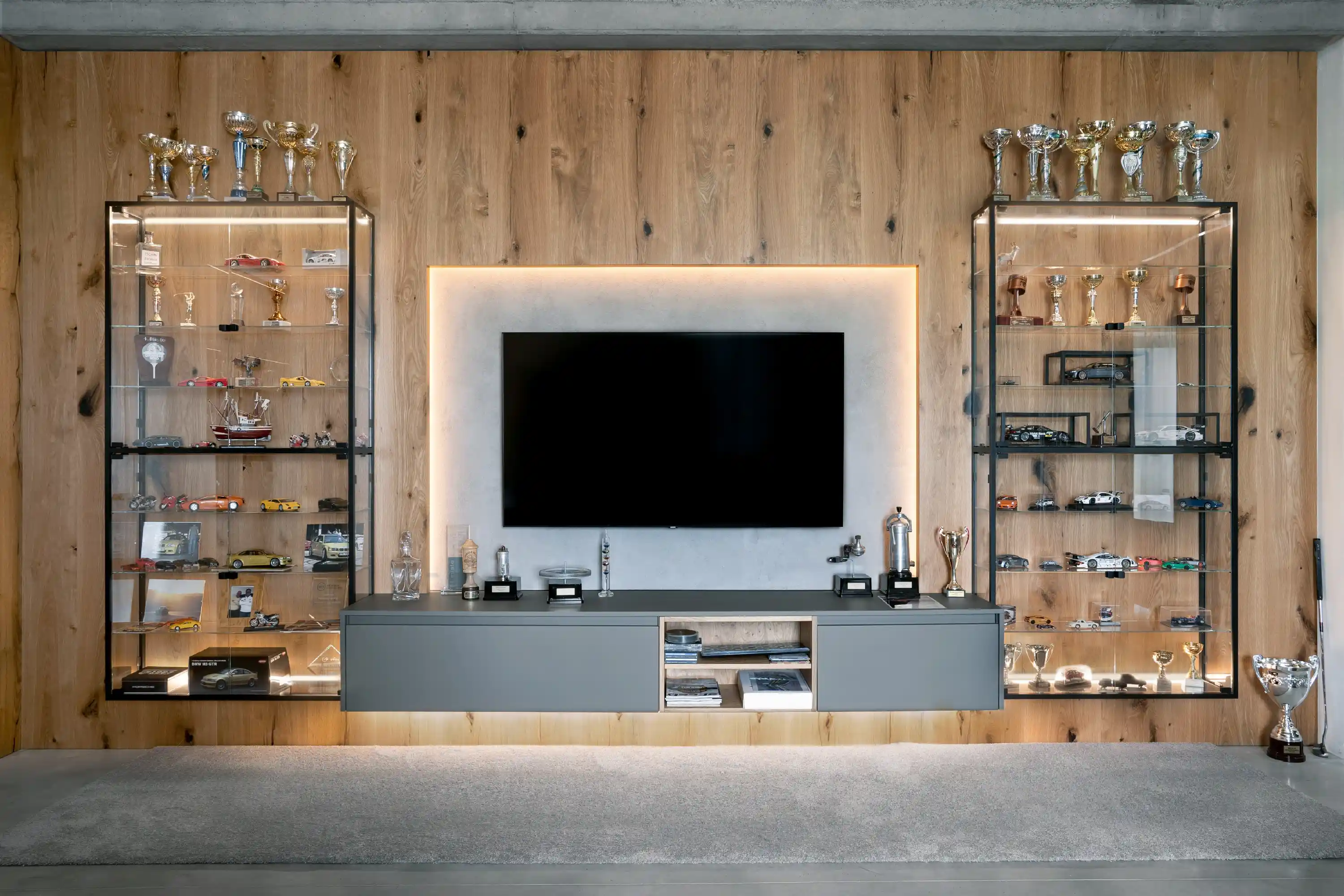 13 - Obývací stěna