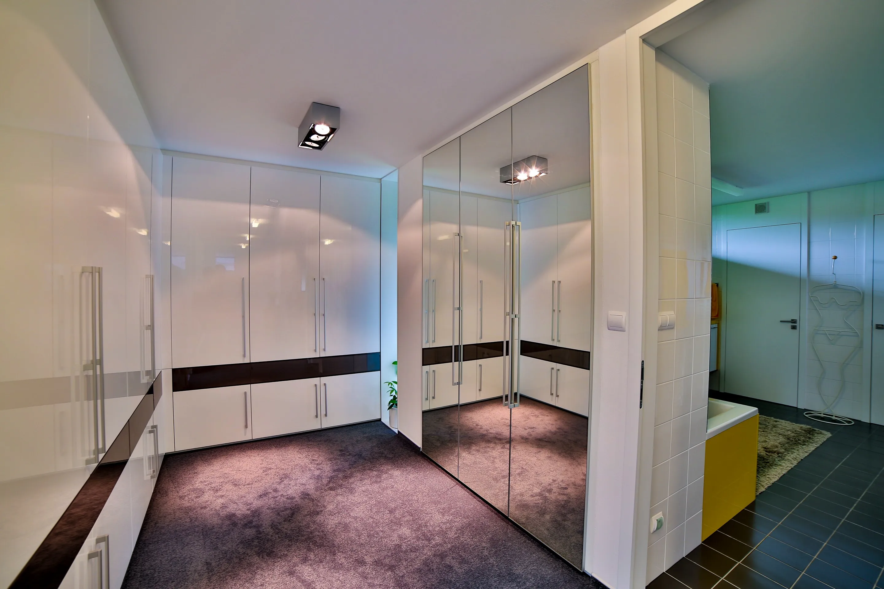 2 - Šatní skříně