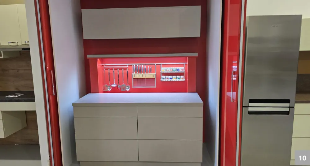 Výsuvný bar za posuvnými dveřmi