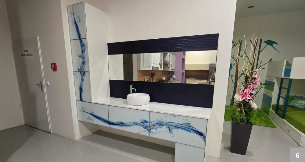 Koupelnová sestava se zrcadlem