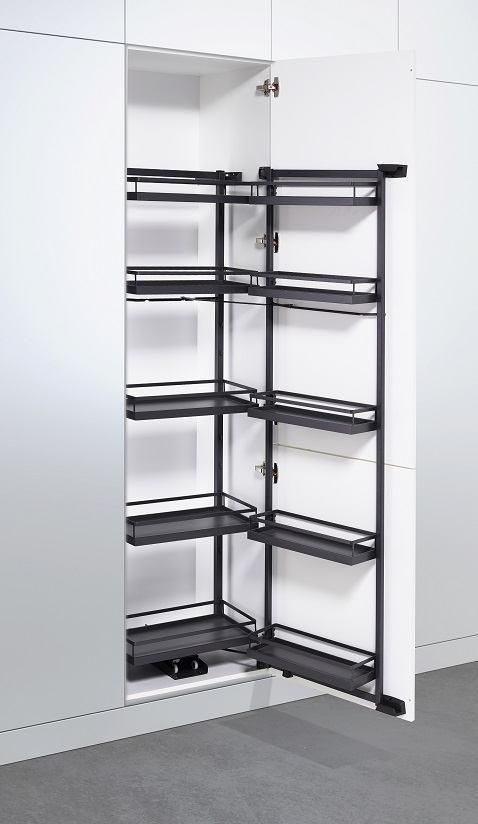 Plnovýsuvný potravinový regál do vysoké kuchyňské skříně – moderní výsuvný systém s otočným mechanismem a pěti antracitovými policemi pro přehledné a efektivní uskladnění potravin