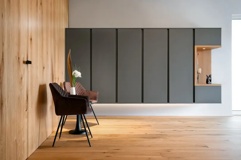 Skříně, knihovny, komody